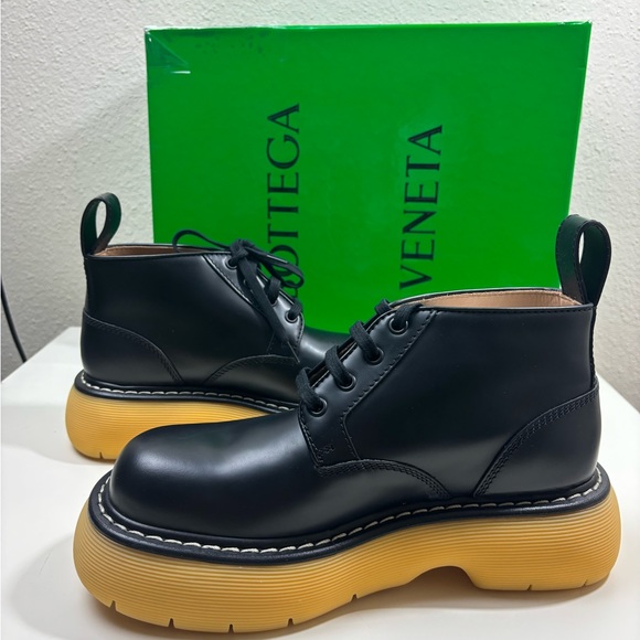 Bottega Veneta Leather The Swell Lace Up Ankle Boots - Picture 6 of 9